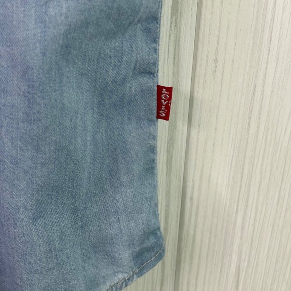 Levi's Light Blue Denim Shirt - Picture 7 of 8